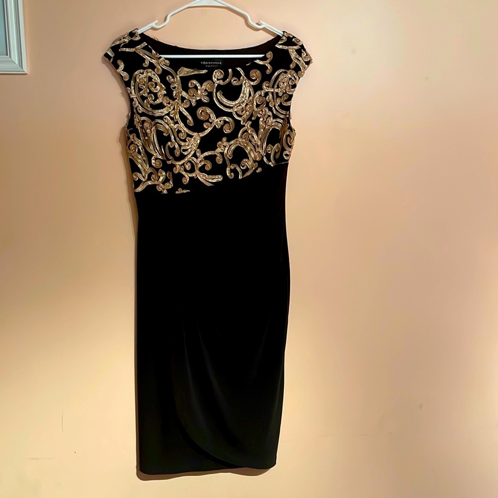 Elegant dress, special to wear day or night.